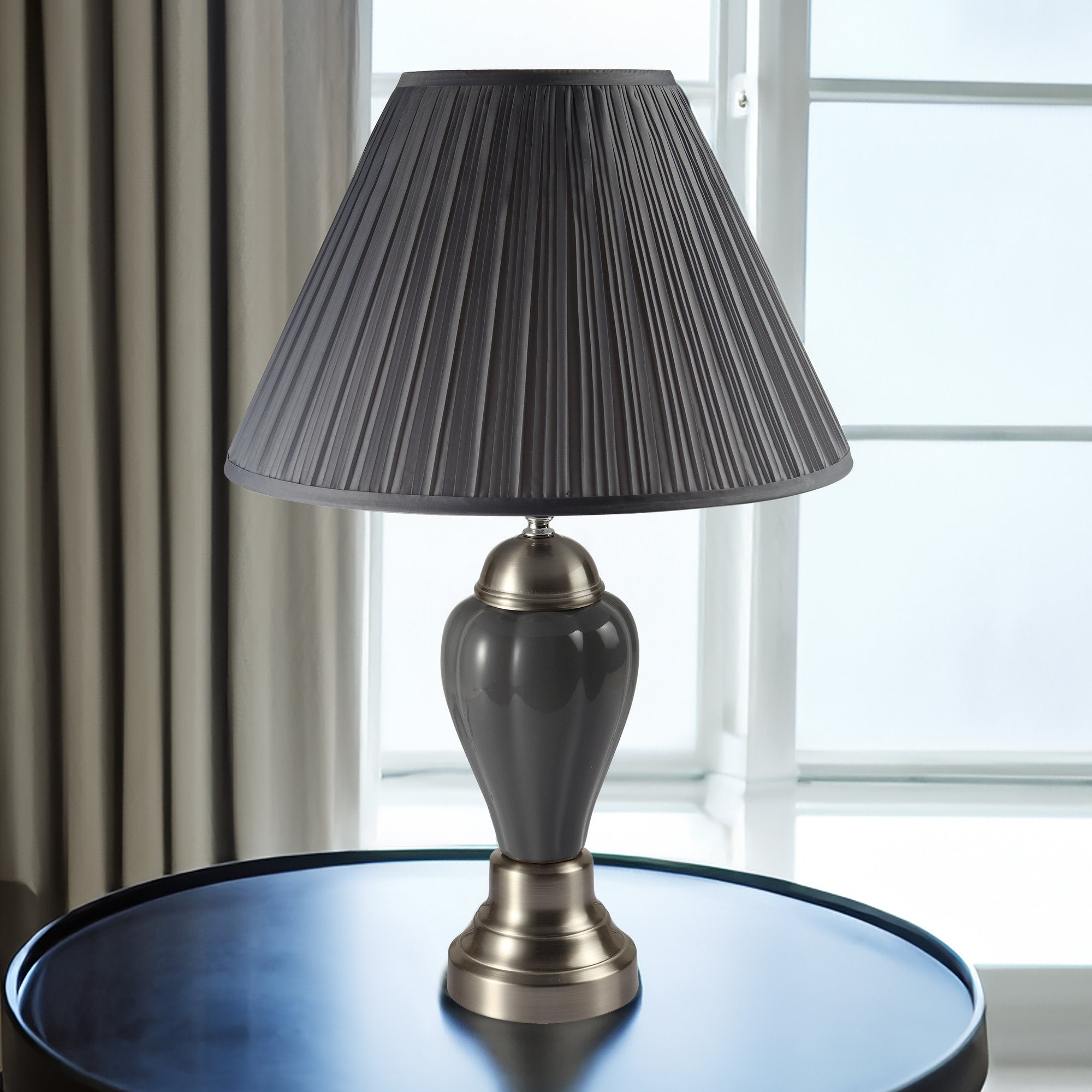 26  PORCELAIN LAMP  BLACK