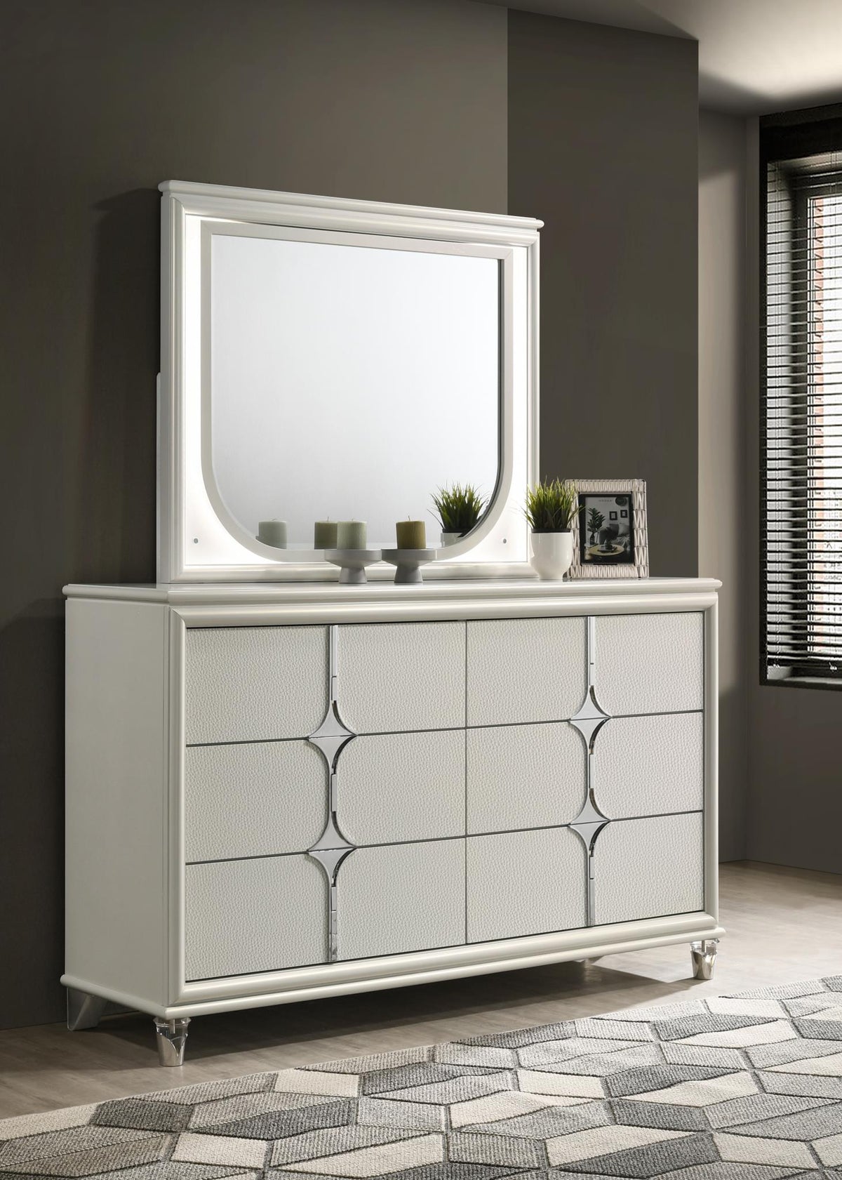 Mysterious Gold Queen 3-Piece Bedroom Set B025