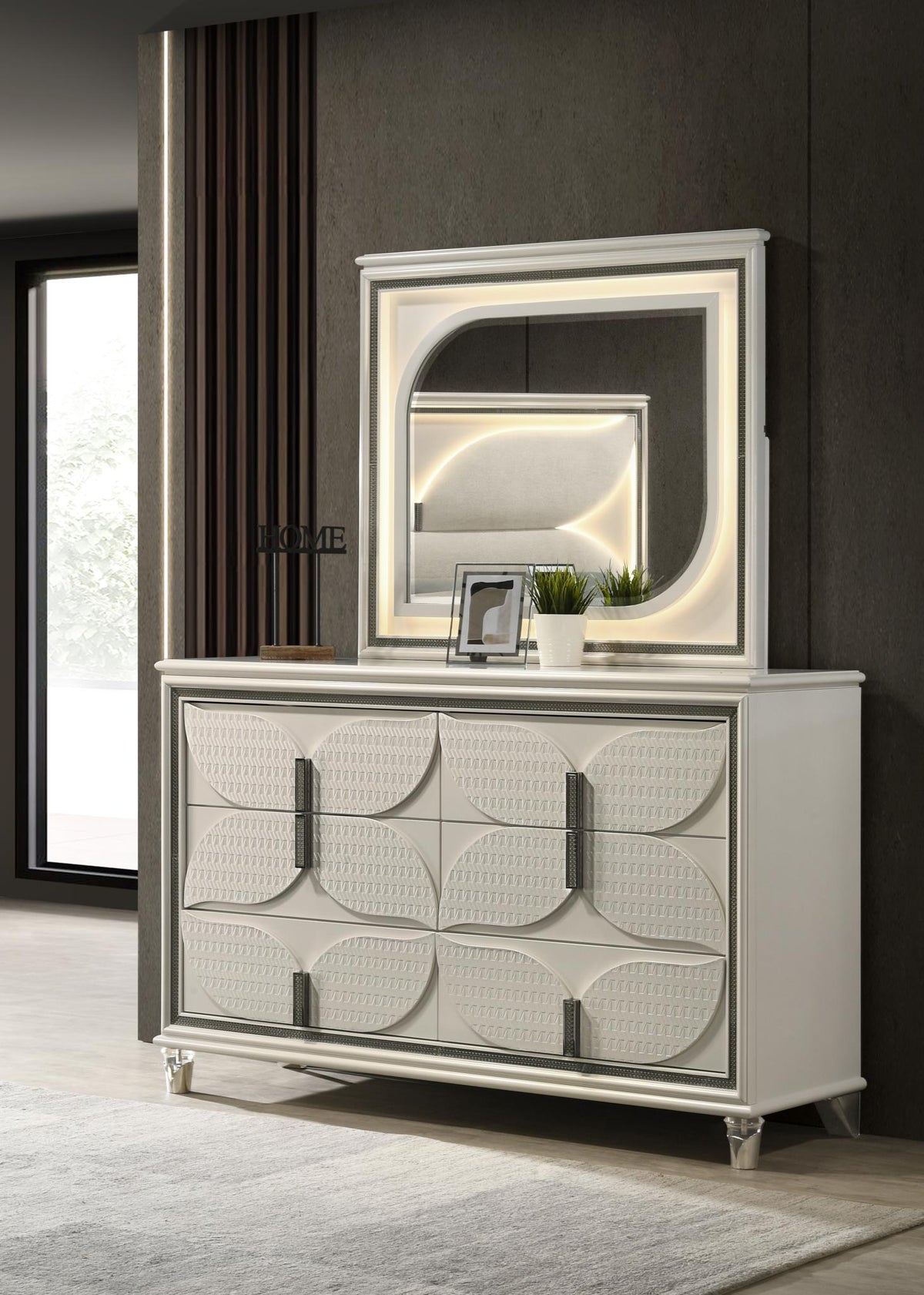 Mysterious Gold King 3-Piece Bedroom Set B029
