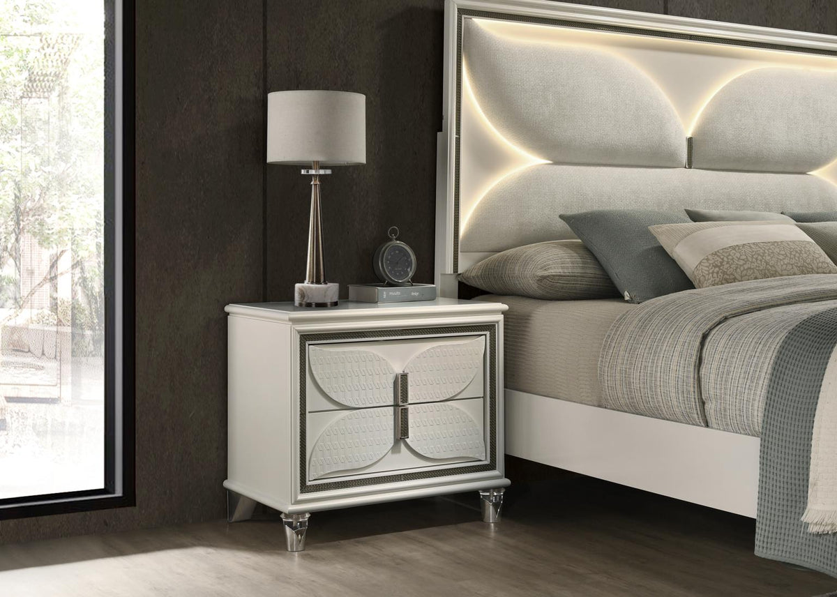 Mysterious Gold King 3-Piece Bedroom Set B029