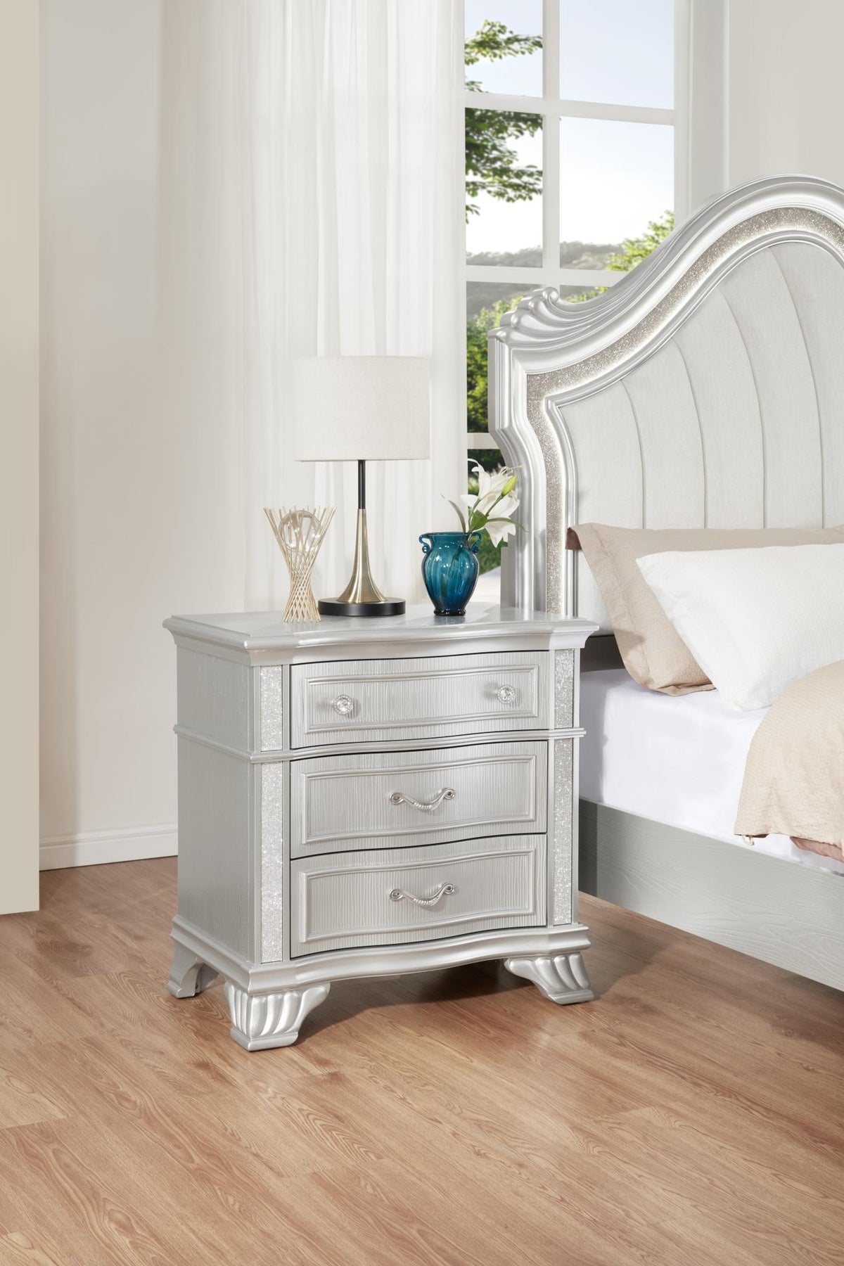 Silver Queen 5-Piece Bedroom Set B076