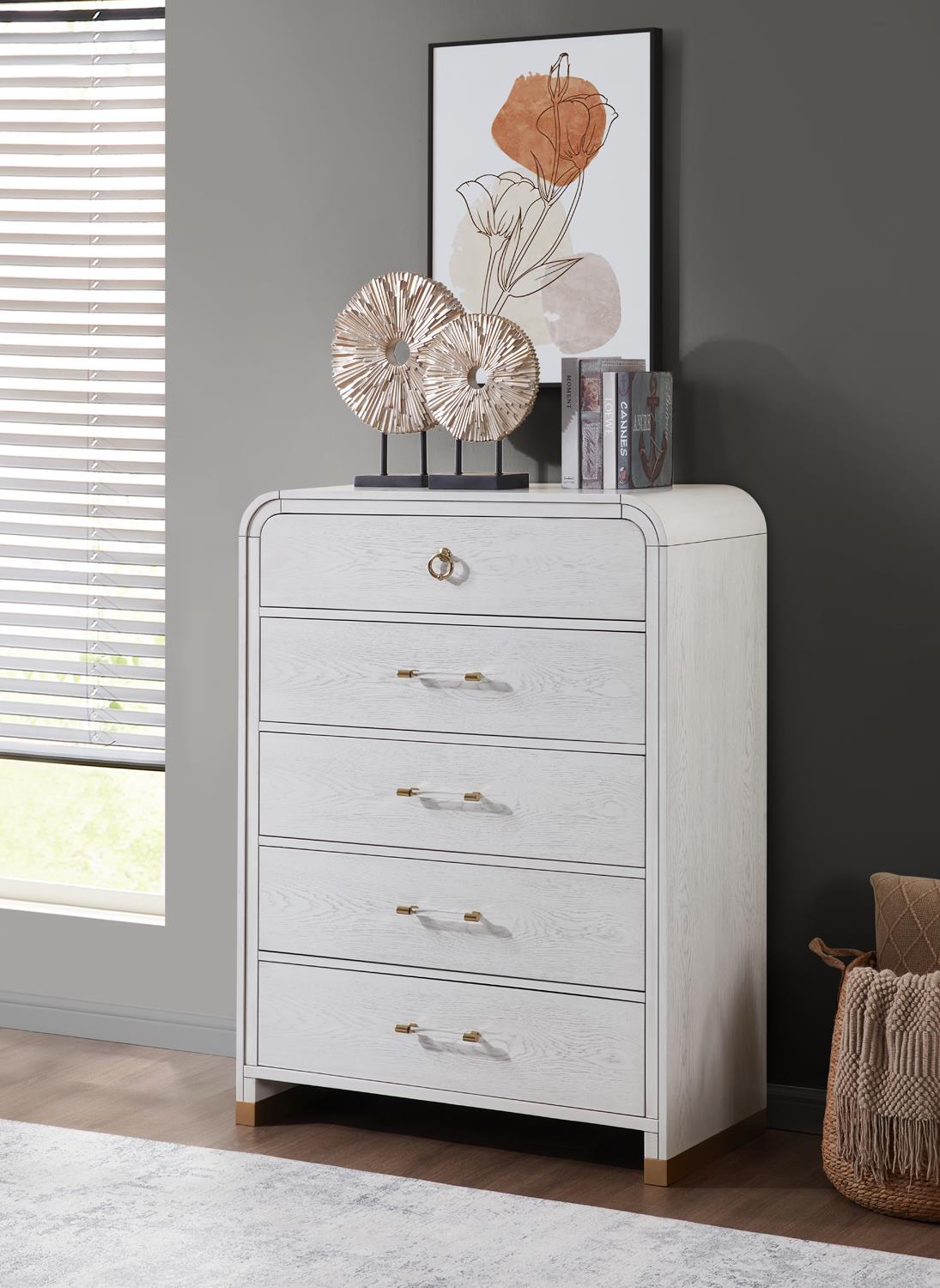 White Queen 3-Piece Bedroom Set B093