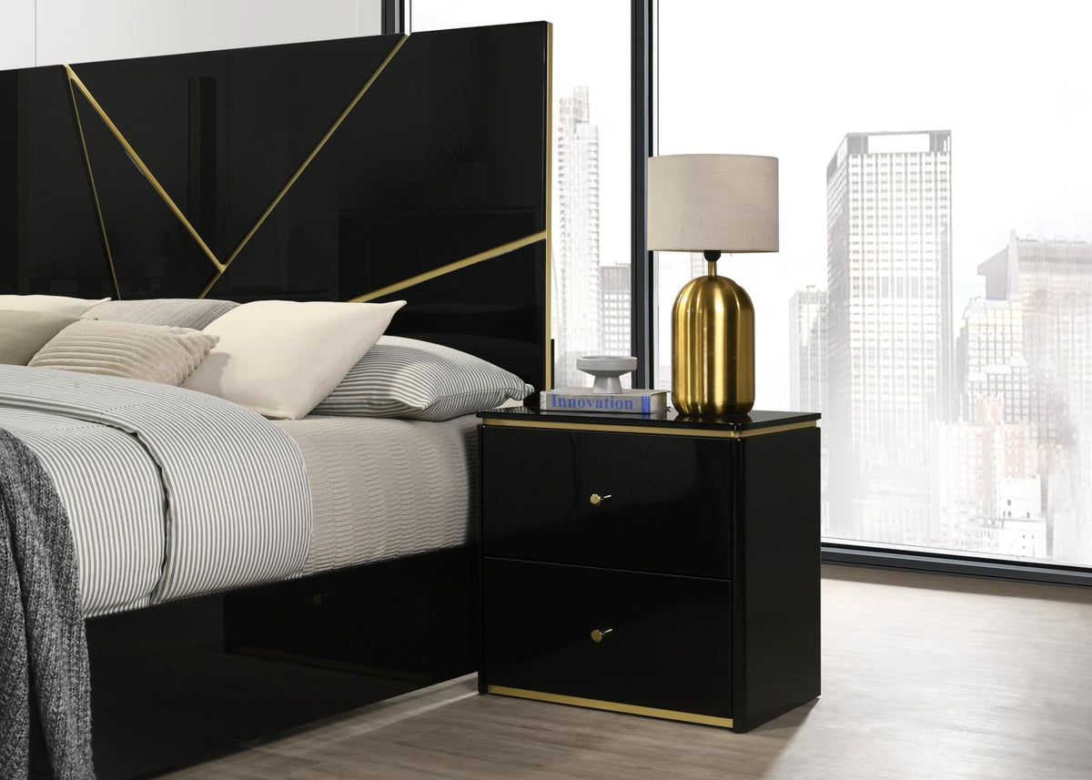Black Queen 5-Piece Bedroom Set B120