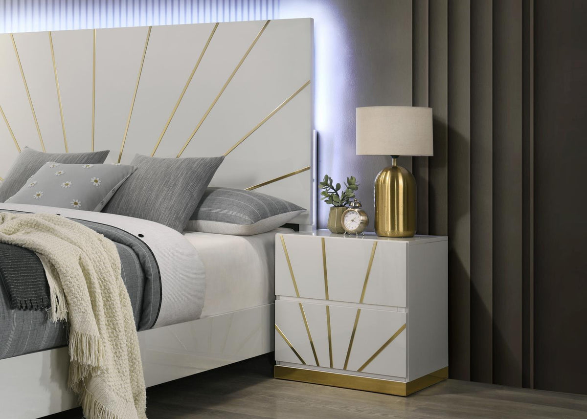 White/Gold Line Queen 5-Piece Bedroom Set