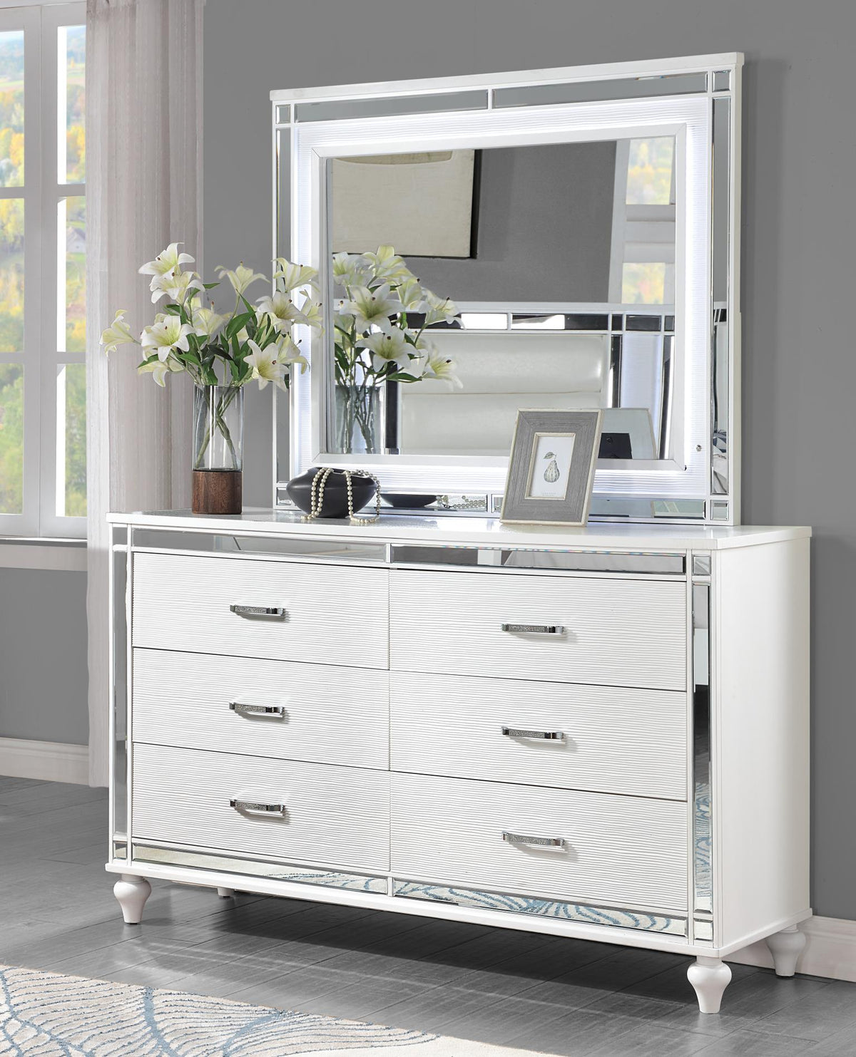 White Gloss Dresser