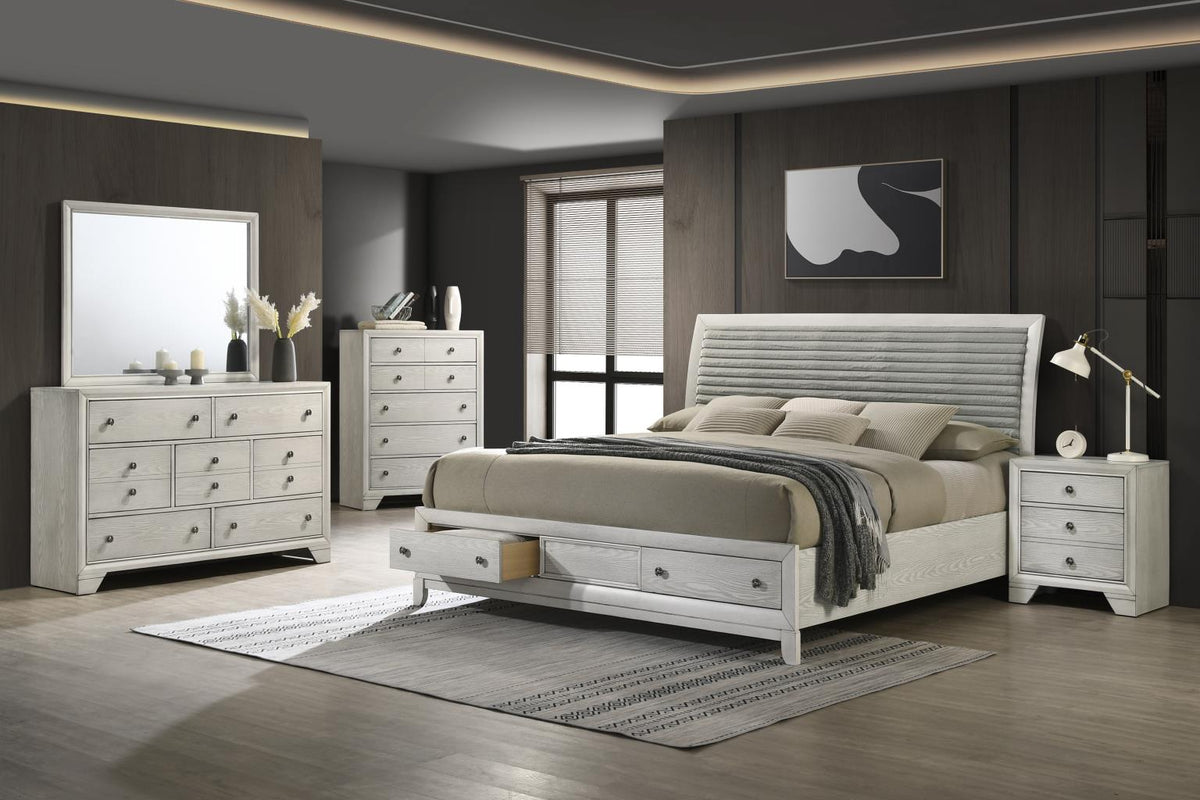 Antique White Oak Queen 3-Piece Bedroom Set