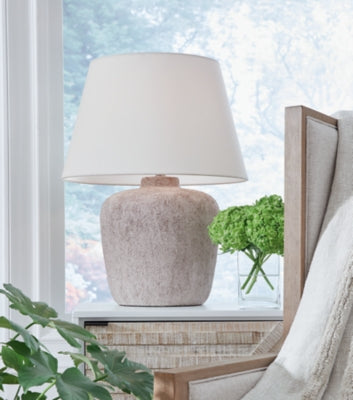 Danry Table Lamp (Set of 2)