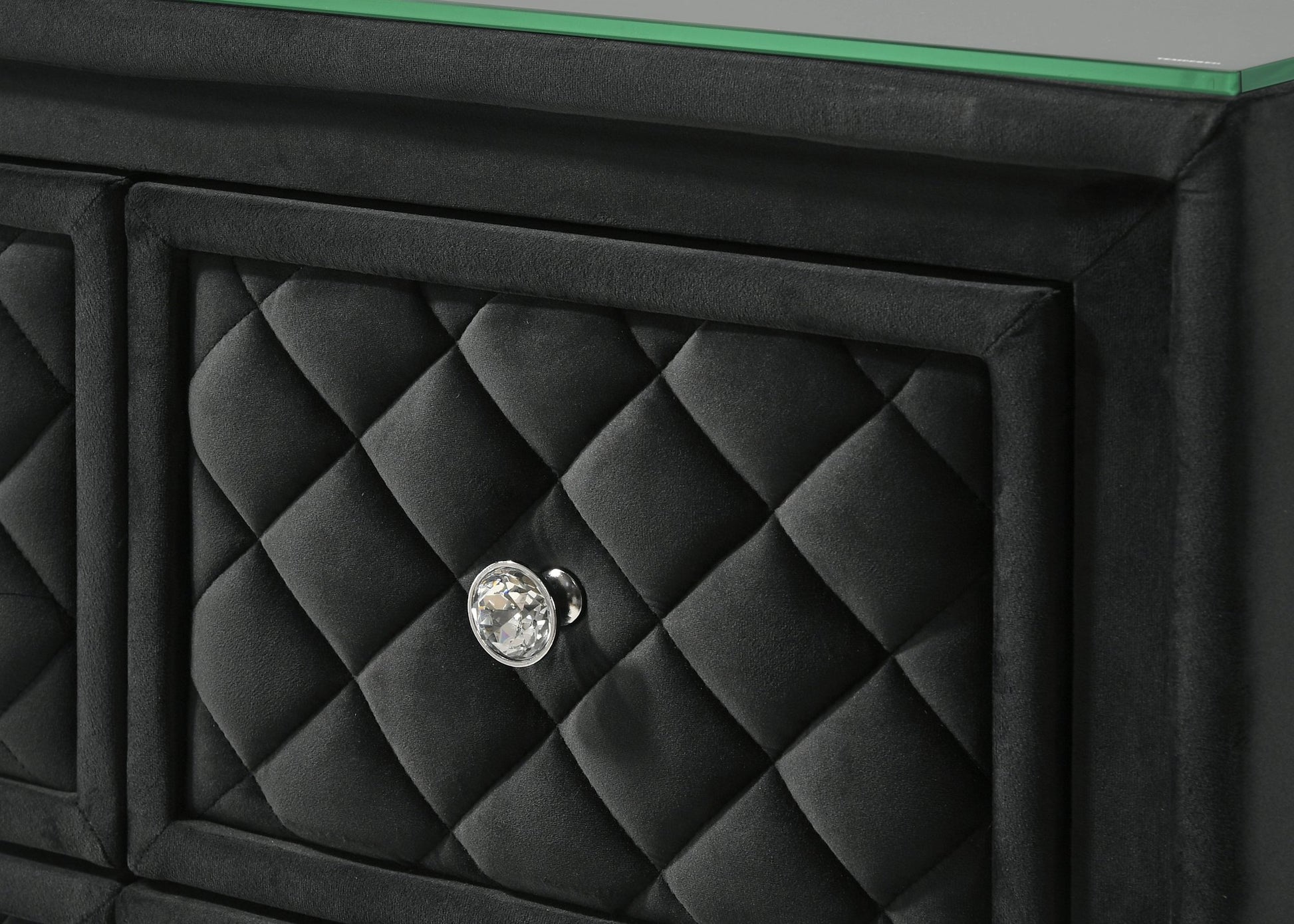 CAMEO DRESSER - BLACK