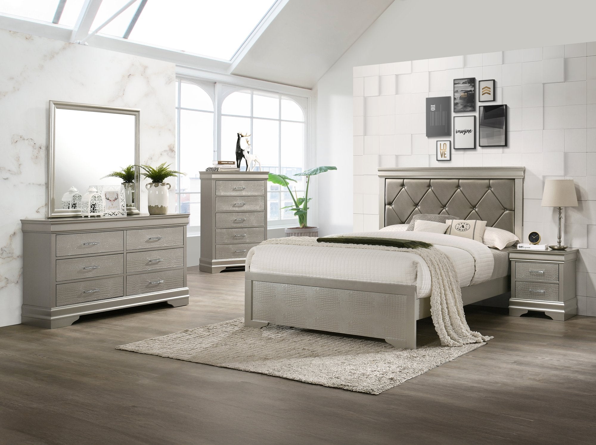 AMALIA CHEST